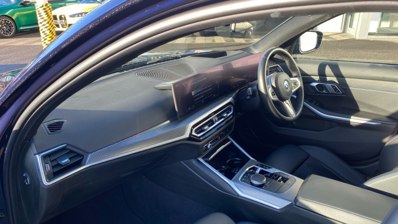 BMW 3 Series 330e xDrive M Sport 4dr Step Auto Saloon